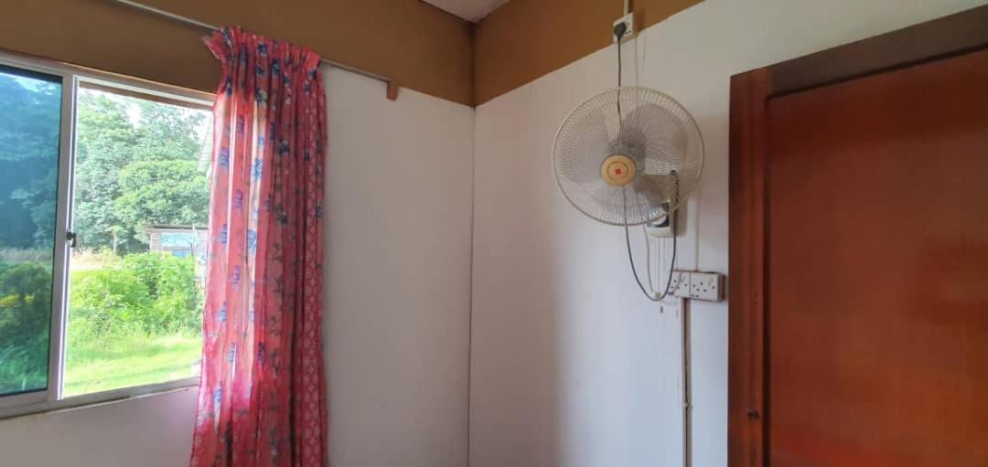 Mulu Homestay Экстерьер фото