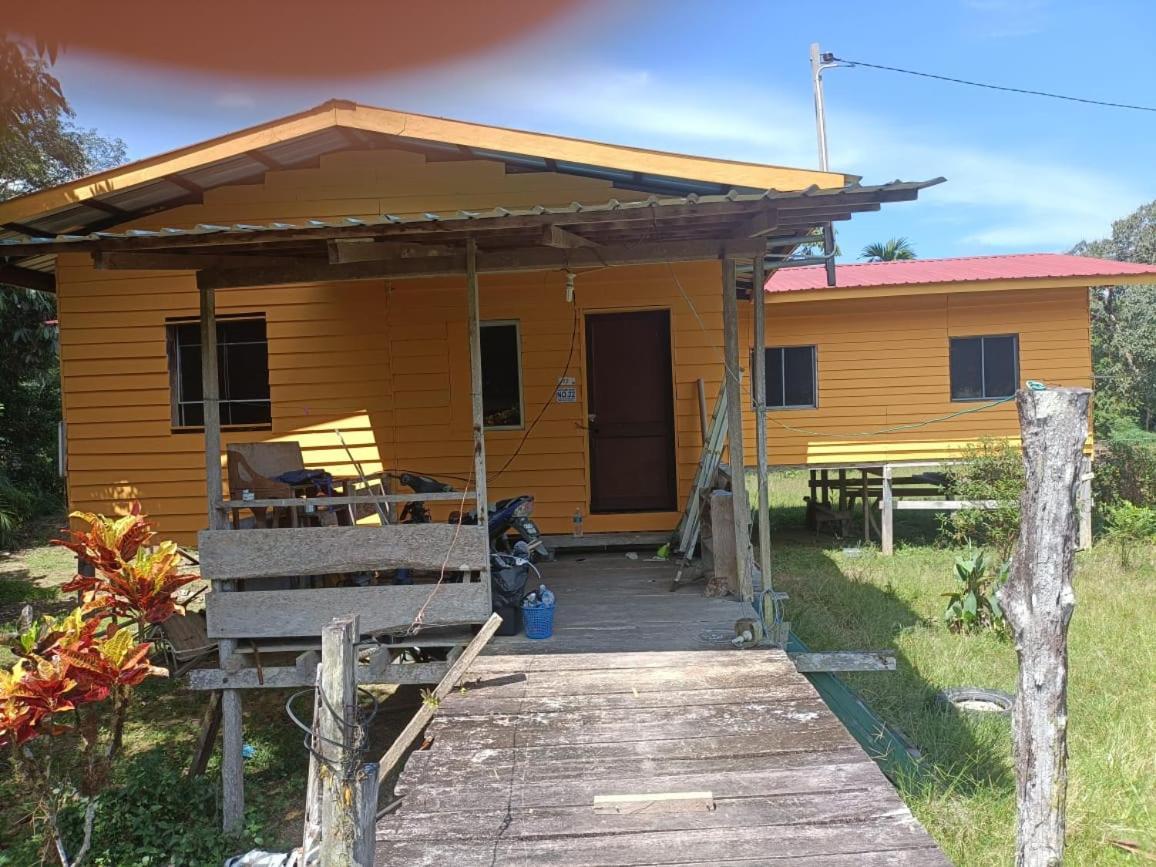 Mulu Homestay Экстерьер фото